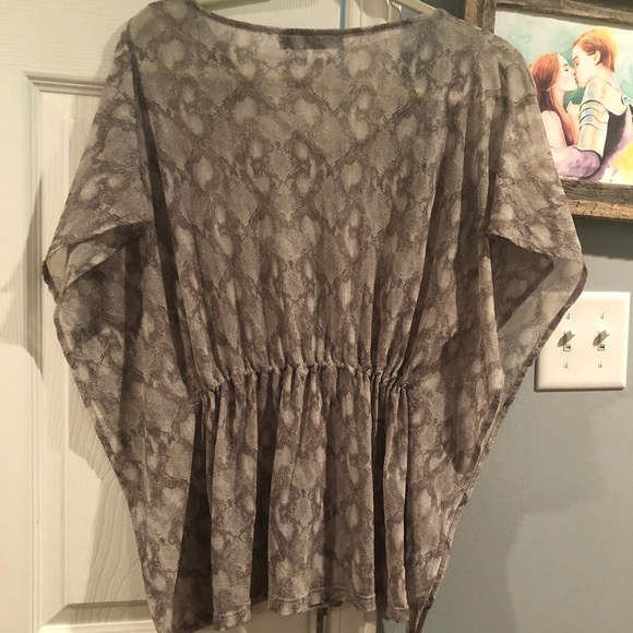 Limited snake pattern top - Picture 5 of 5